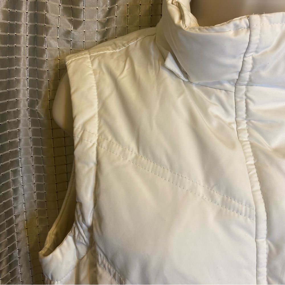 GAP White Puffer Vest Size Small Missing Hood - Picture 11 of 13